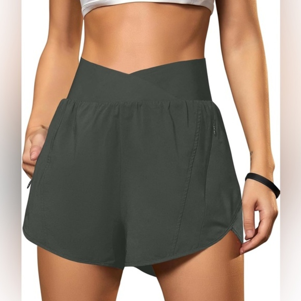 Blooming Jelly Women's Workout Shorts